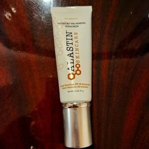Alastin Skincare Hydrating Pro Mineral Tinted Sunscreen SPF 36